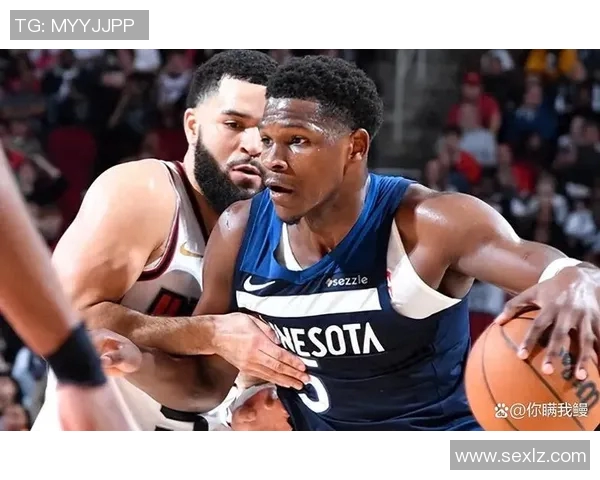 火箭队与森林狼展开激烈对决争夺季后赛席位的关键战役 火箭队与森林狼展开激烈对决争夺季后赛席位的关键战役