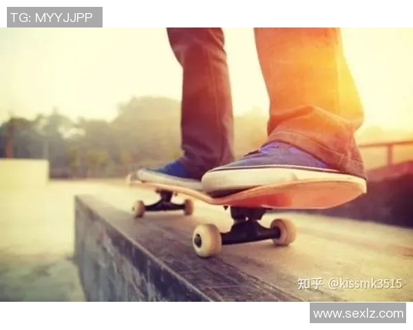 重庆滑板队与南京滑板队赛后复盘分析灵活性表现与战术对比 重庆滑板队与南京滑板队赛后复盘分析灵活性表现与战术对比