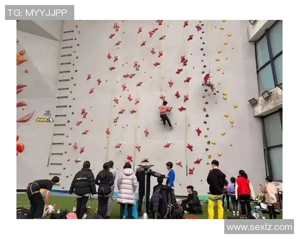 重庆攀岩队灵活性分析与训练方法探讨助力攀岩水平提升 重庆攀岩队灵活性分析与训练方法探讨助力攀岩水平提升