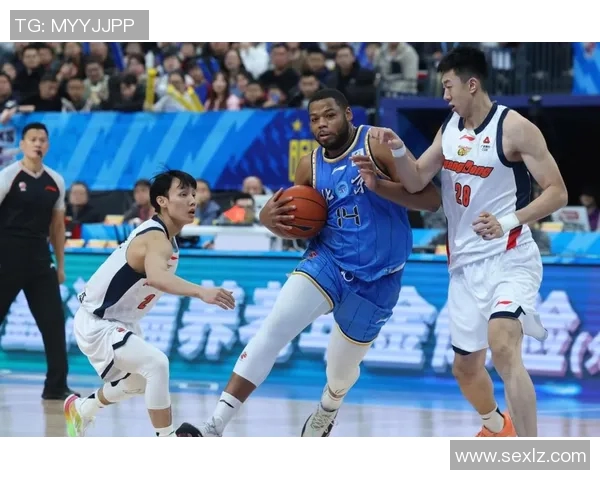 2013年CBA季后赛广东队对阵北京队精彩回顾与赛况分析 2013年CBA季后赛广东队对阵北京队精彩回顾与赛况分析