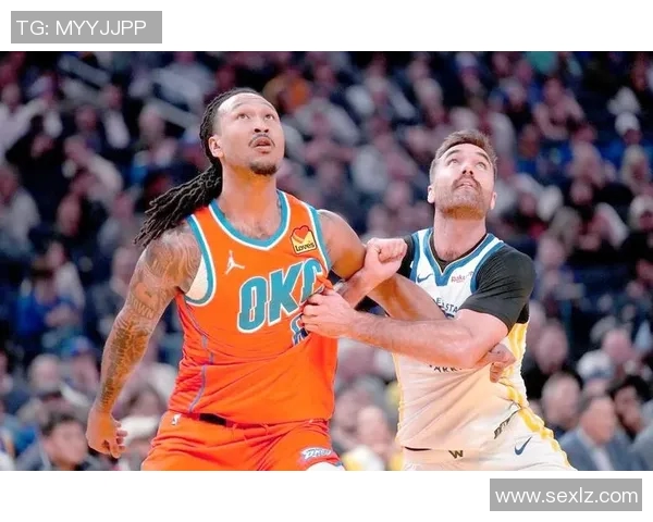 勇士与雷霆激战回顾精彩比赛录像全程分析与精彩瞬间重温