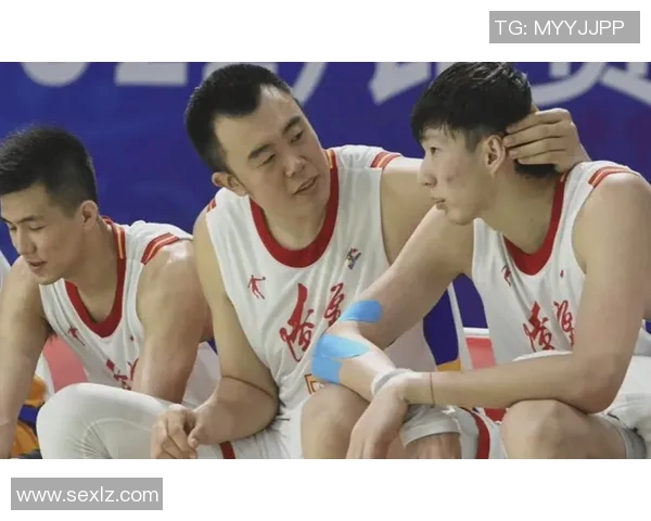 周琦与韩德君对决解析：谁能在CBA赛场上更胜一筹
