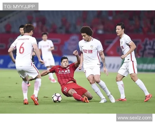 权健与上港对决分析:战术布局与球员表现的全面解读 权健与上港对决分析:战术布局与球员表现的全面解读